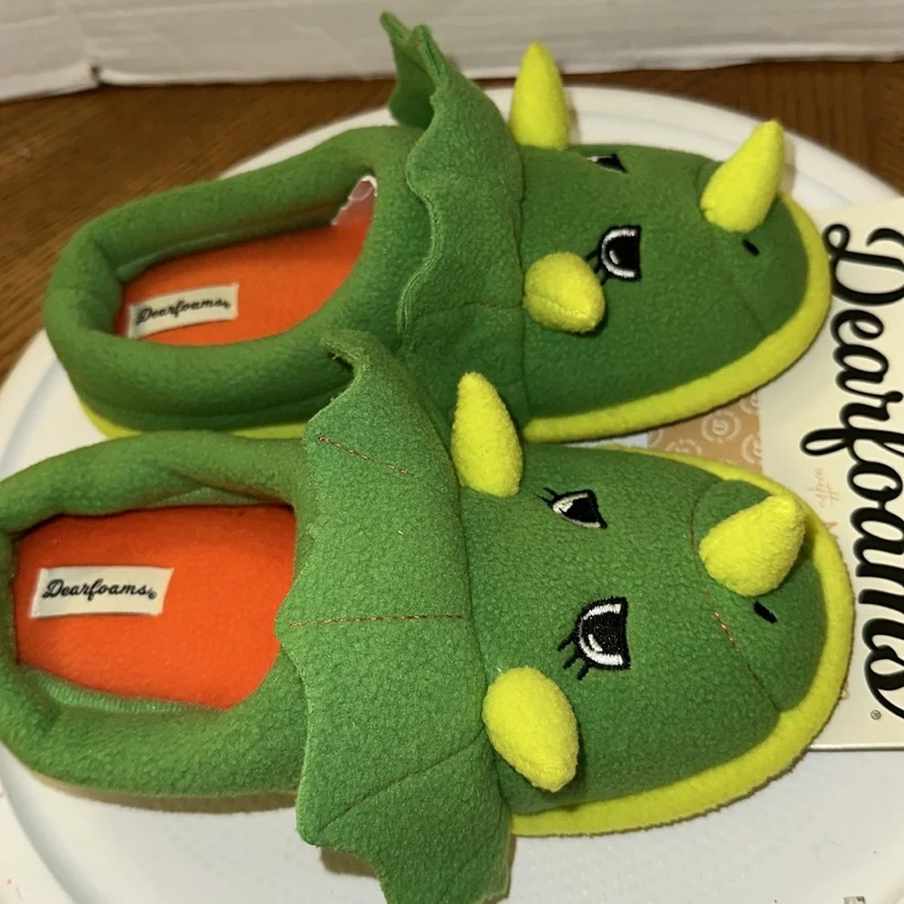 🆕Dearfoams Dinosa Slippers